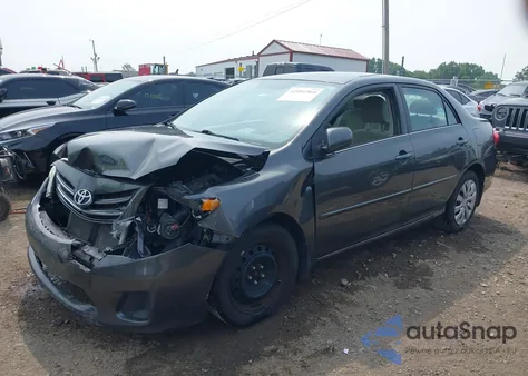 2013 Toyota Corolla Le z USA, uszkodzony, nr VIN 2T1BU4EE1DC031648
